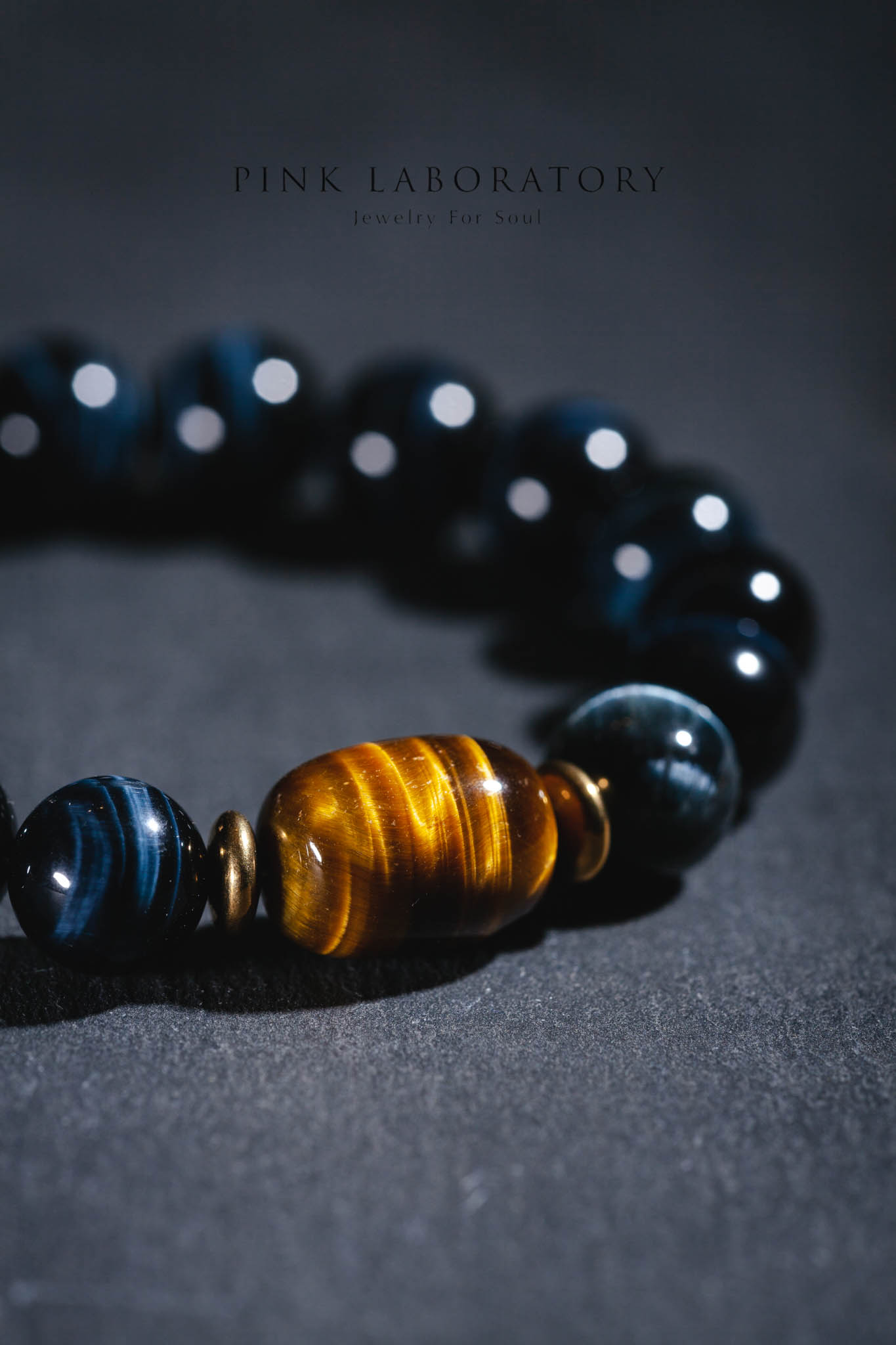 閃電紋藍虎眼石黃銅手鍊