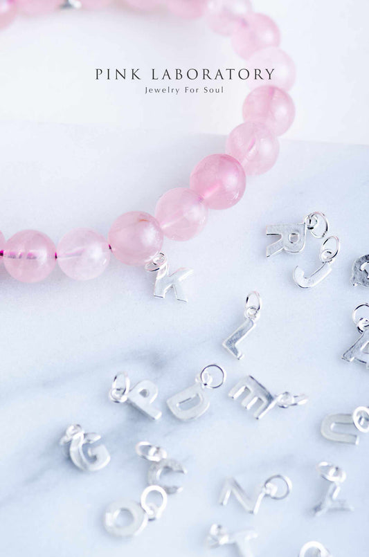 925純銀字母吊墜 - Pink Laboratory