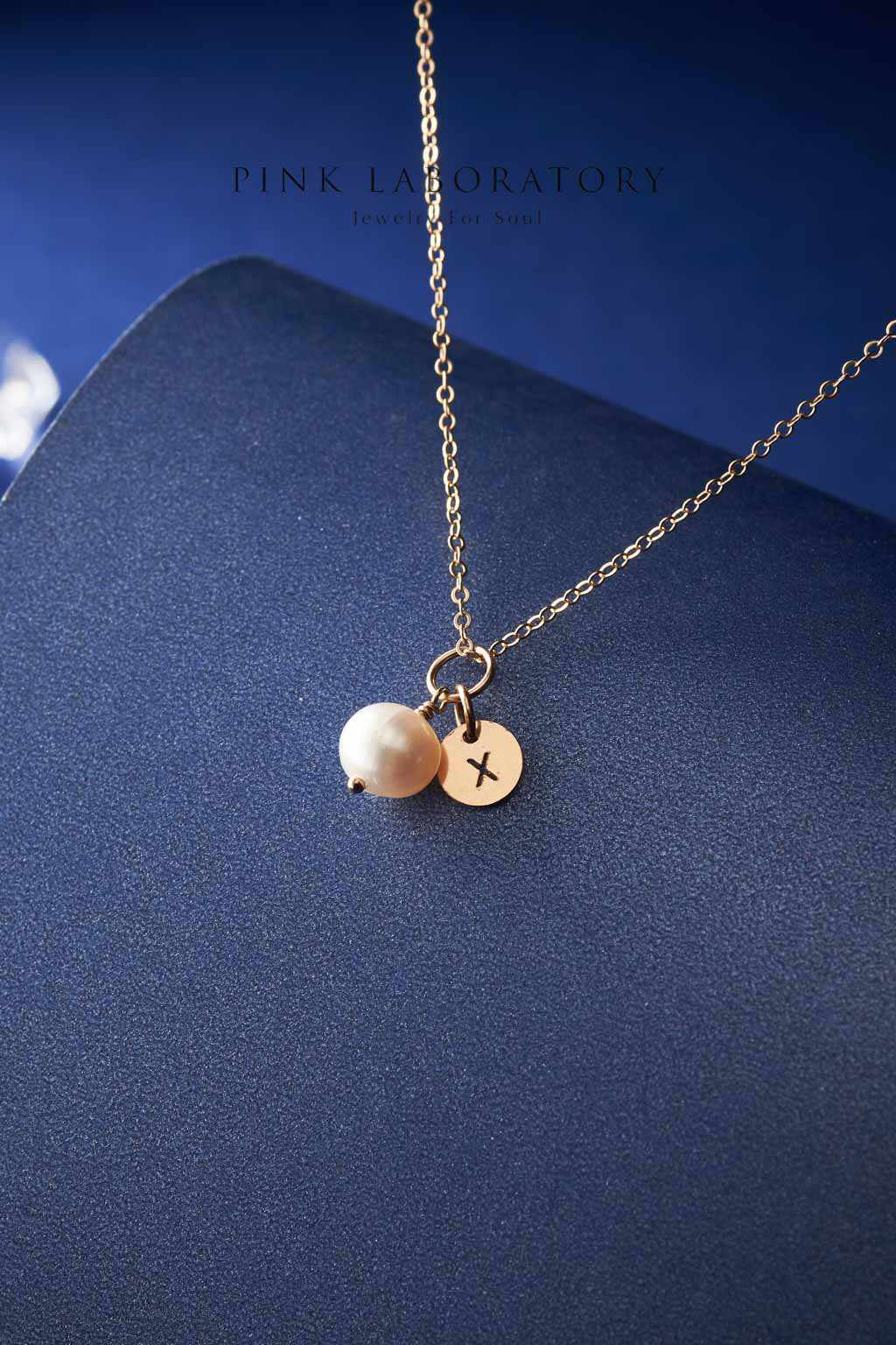 天然淡水珍珠字母項鍊吊墜 | 14K包金頸鍊 - Pink Laboratory