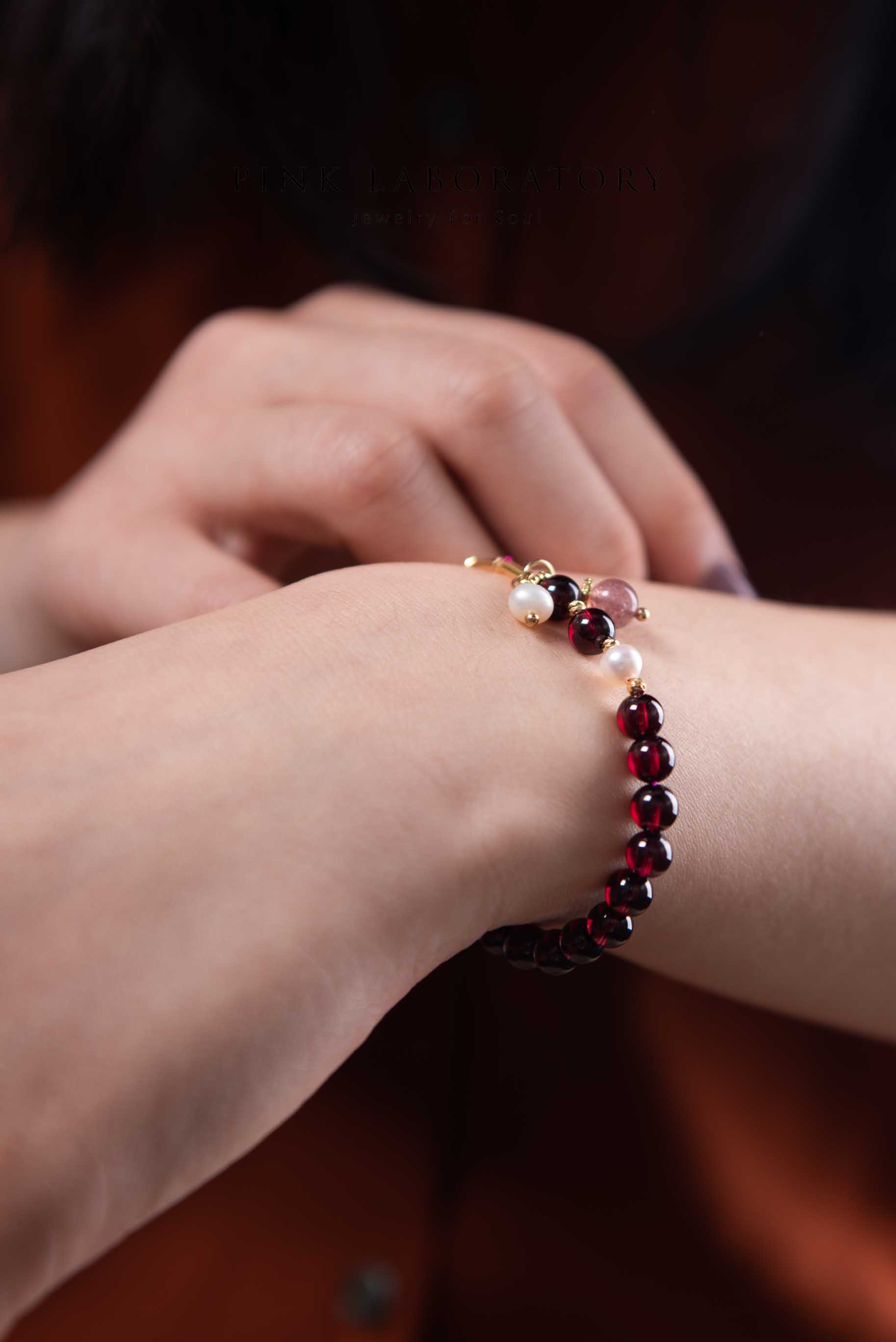 石榴石手鍊 | 珍珠 | 草莓晶 |