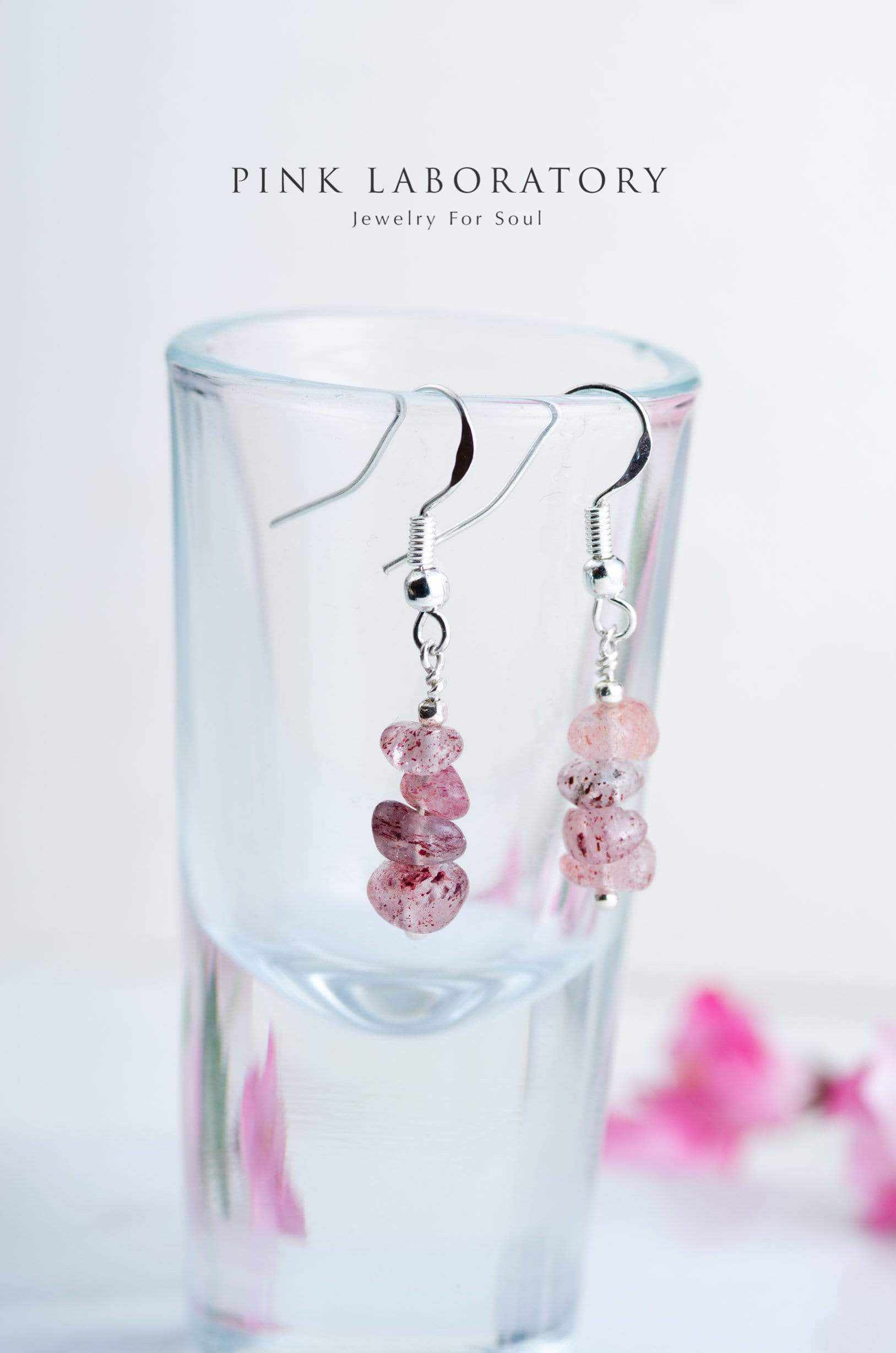 草莓晶925純銀耳環 | 耳勾 - Pink Laboratory
