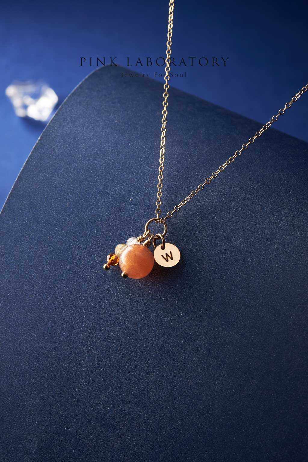 太陽石字母項鍊吊墜 | 14K包金頸鍊 - Pink Laboratory